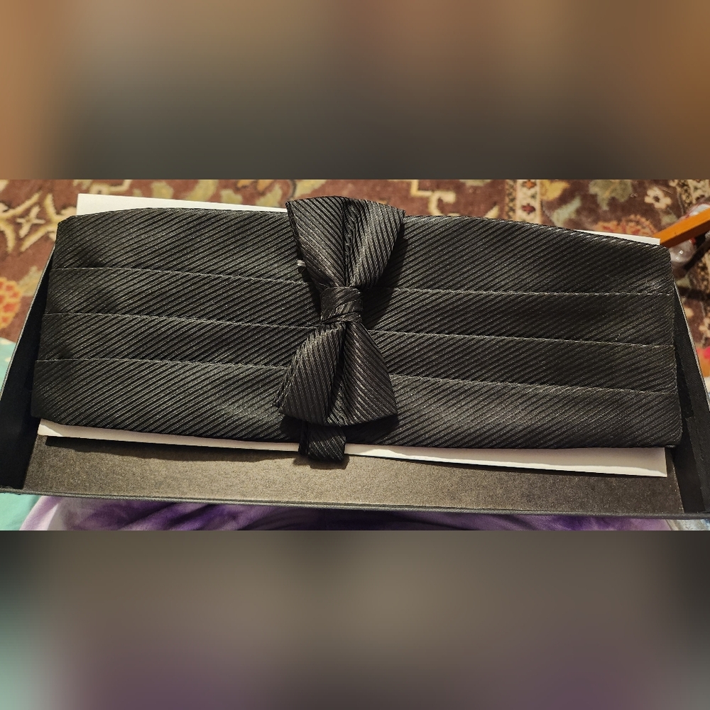Black bow tie and belt set nee in box